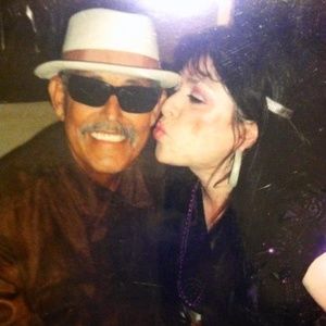 Meet your Posher, Gloria